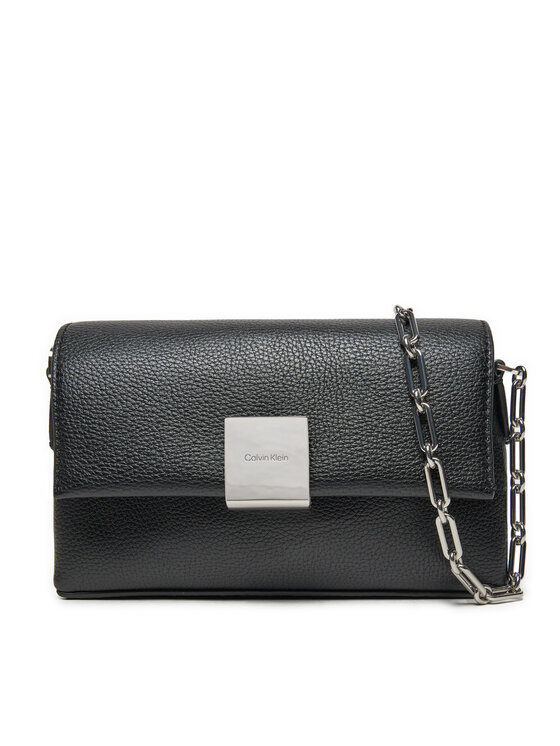 Calvin Klein Kabelka Calvin Klein Ck Plaque Sm Crossbody W/Chain K60K612785 Čierna