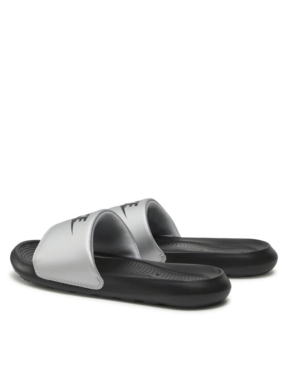 Nike Iešļūcenes Nike Victori One Slide CN9677 006 Sudraba