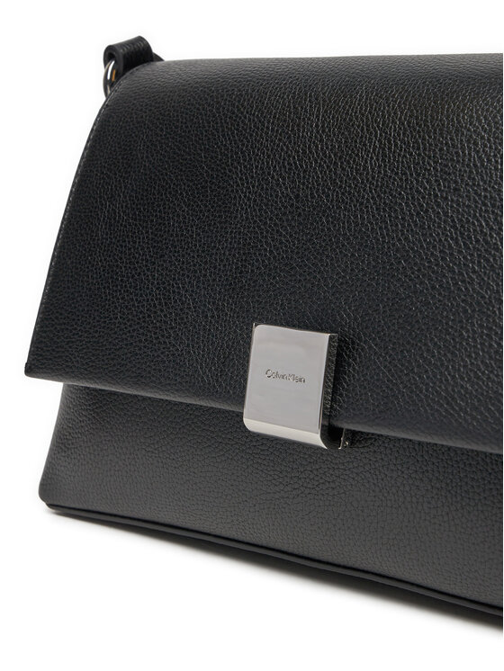 Calvin Klein Kabelka Calvin Klein Ck Plaque Medium Shoulder Bag K60K612783 Čierna