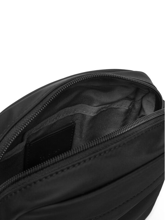 Calvin Klein Brašna Calvin Klein Sleek Reporter LV04D3180G Černá