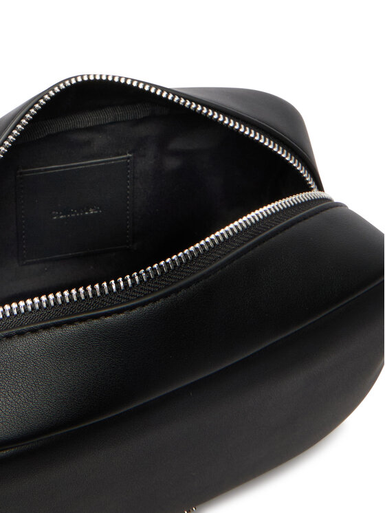 Calvin Klein Kosmetinė Calvin Klein Raised Dopp Kit LV04D1227G Juoda