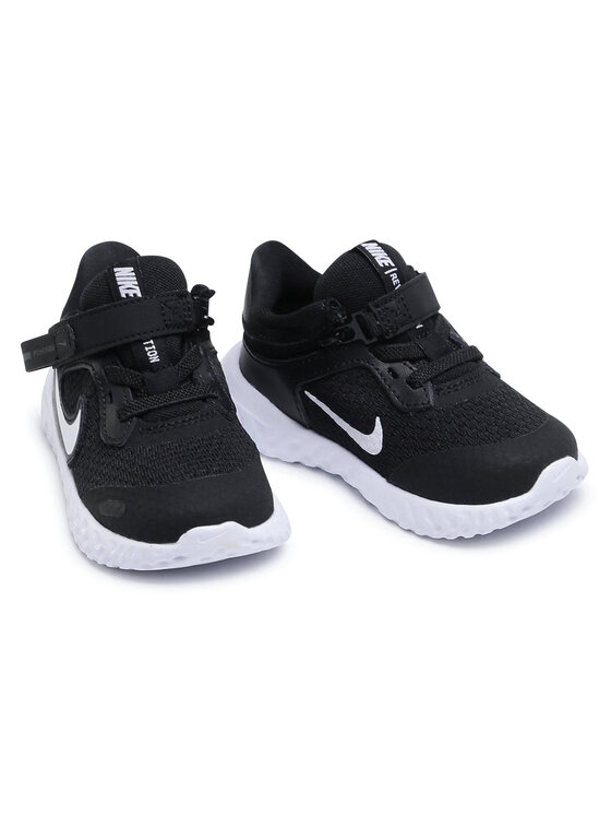 nike revolution 5 46