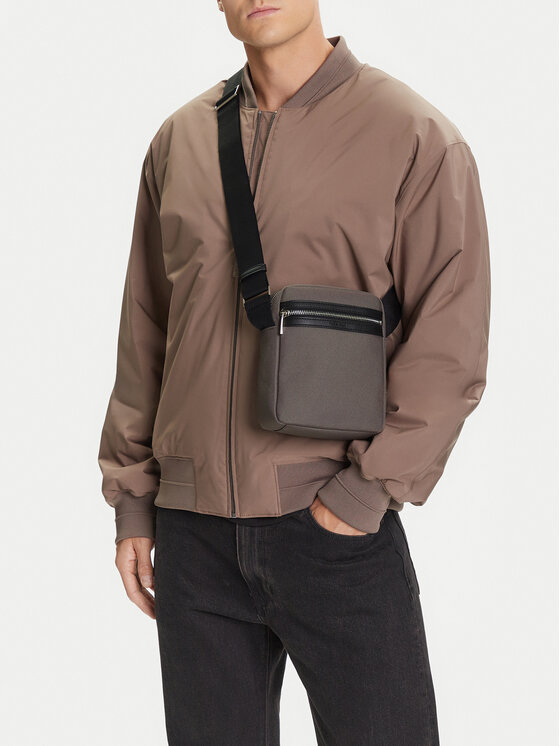 Calvin Klein Saszetka Calvin Klein Contrast Reporter LV04D3175G Szary