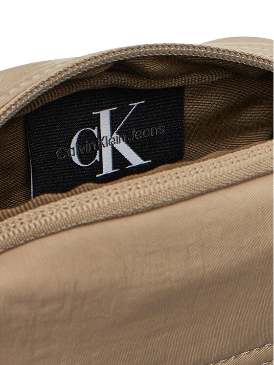 Calvin Klein Jeans Taška cez rameno Calvin Klein Jeans Metro Nylon Reporter S Ny LV04G3089G Béžová