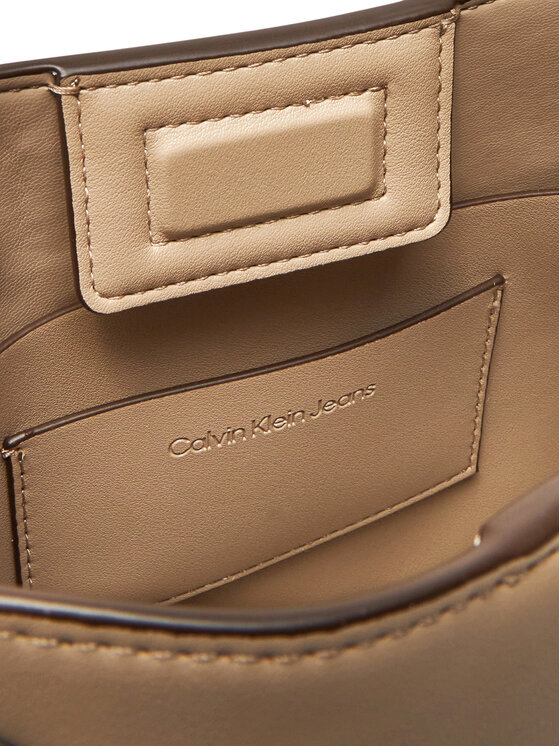 Calvin Klein Jeans Kabelka Calvin Klein Jeans Sculpted Chain Shoulder Bag LV04K3163G Béžová