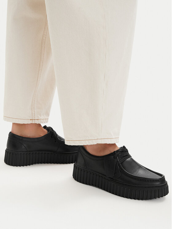 Clarks Туфлі Clarks Torhill Bee 26186665 Чорний