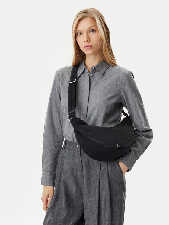 Calvin Klein Jeans Kabelka Calvin Klein Jeans Luna Nylon Sling Bag LV04K3095G Čierna