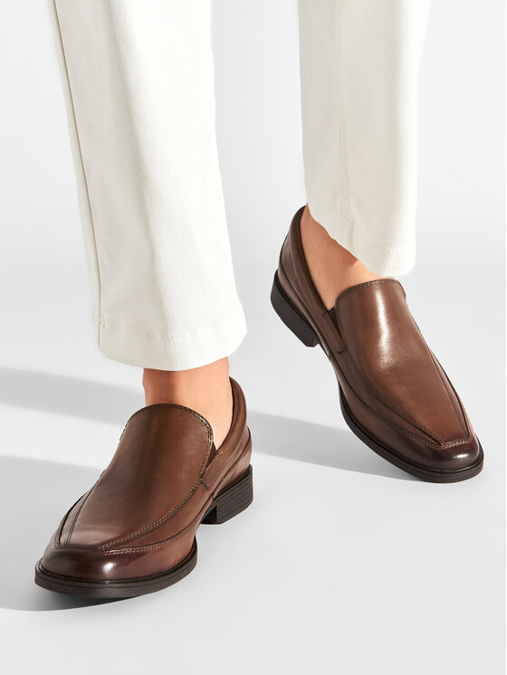 Clarks Lordsy Clarks Tilden Free 261300987 Hnedá