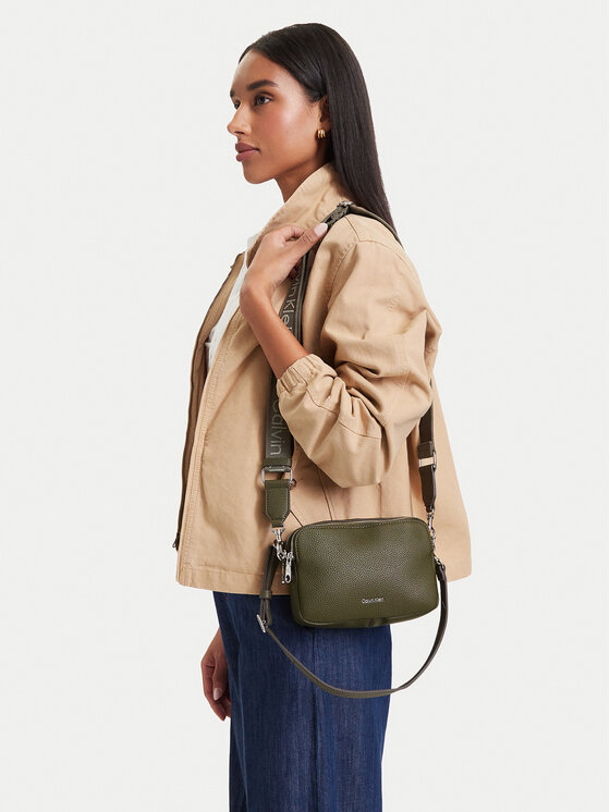 Calvin Klein Torebka Calvin Klein Webbing 2X Strap Camera Bag LV04F3656G Zielony ciemny