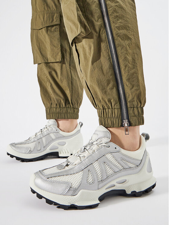 ECCO Sneakersy ECCO Biom C-Trail 80322351366 Srebrny