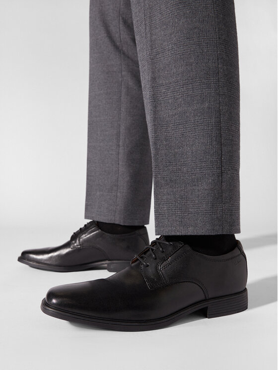 Clarks Туфлі Clarks Tilden Plain 261103507 Чорний