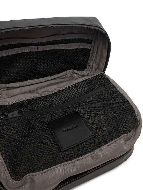 Calvin Klein Kosmētikas somiņa Calvin Klein Utility Dopp Kit W/ Hanger LV04D1135G Melns