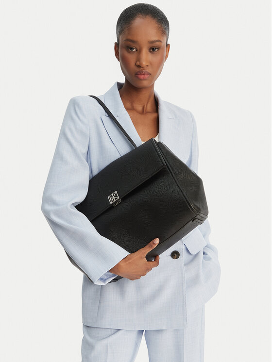 Calvin Klein Kabelka Calvin Klein Emblem Hw Pebble Satchel LV04F3494G Černá