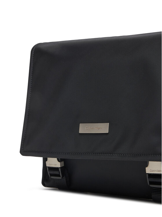 Calvin Klein Taška Calvin Klein Sleek Small Messenger LV04D3147G Čierna