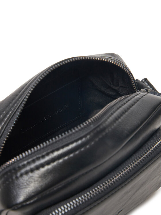 Calvin Klein Jeans Geantă crossover Calvin Klein Jeans Tumbled Camera Bag Pu K50K512988 Negru