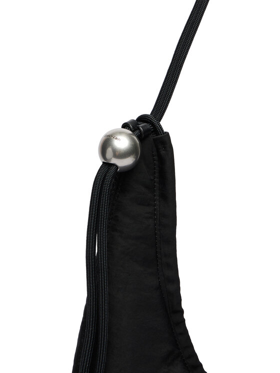 Calvin Klein Rankinė Calvin Klein LV04F3383G Juoda