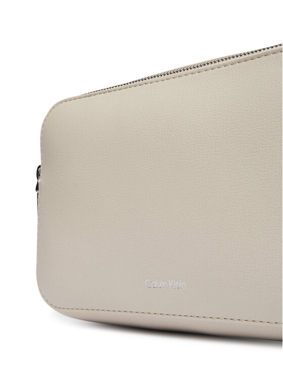 Calvin Klein Geantă Calvin Klein Foil Logo Elongated Camera Bag LV04F3276G Crem