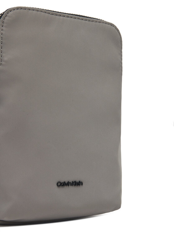 Calvin Klein Taška cez rameno Calvin Klein Business Tech Reporter Xs K50K512888 Sivá