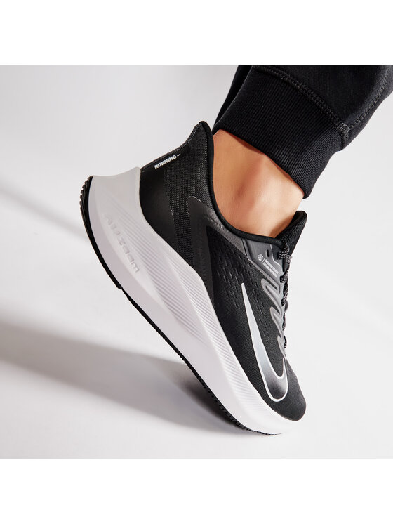 Nike Tekaški čevlji Nike Zoom Winflo 7 CJ0291 005 Črna
