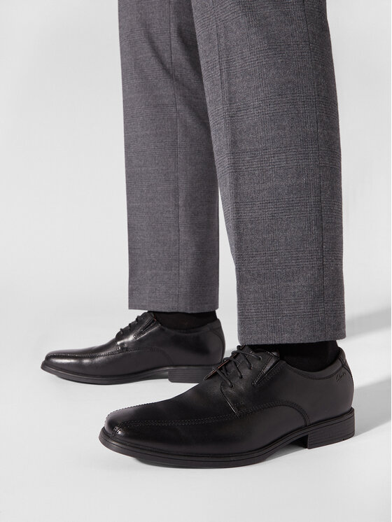 Clarks Туфлі Clarks Tilden Walk 261103107 Чорний