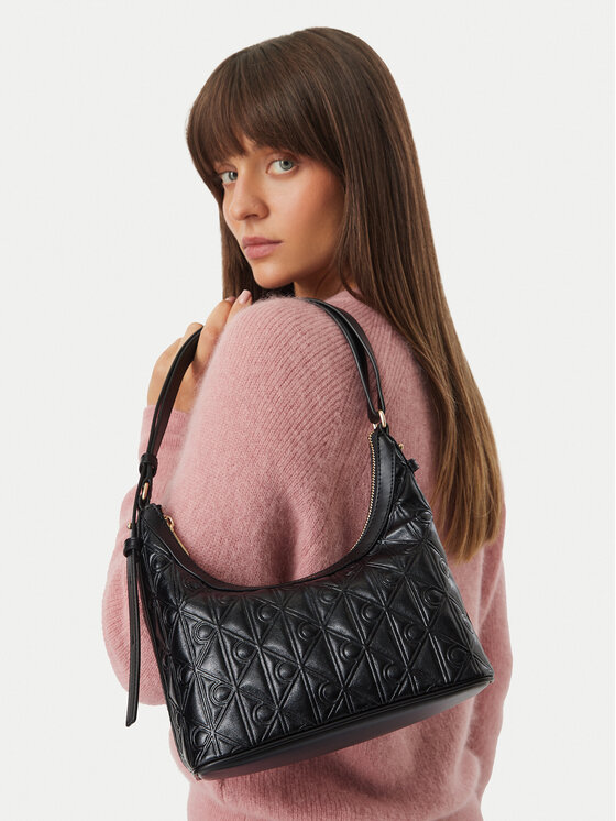 Calvin Klein Soma Calvin Klein Emblem Aop Debossed Shoulder Bag LV04F3874G Melns