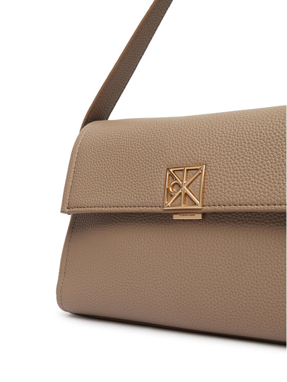 Calvin Klein Kabelka Calvin Klein Emblem Hw Pebble Shoulder Bag 25 LV04F3425G Béžová