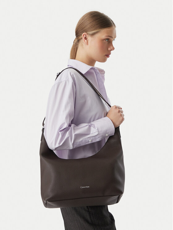 Calvin Klein Ročna torba Calvin Klein Webbing Strap Md Shoulder Bag LV04F3891G Temno rjava