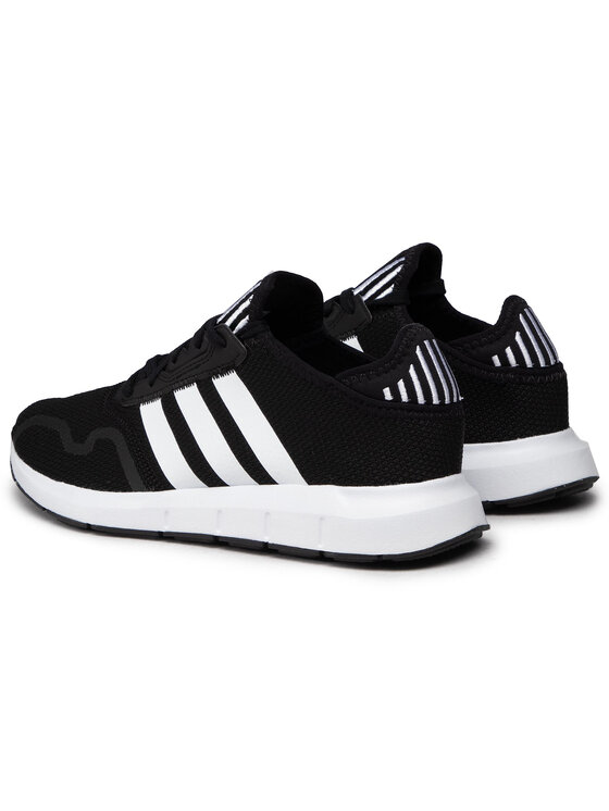 adidas Снікерcи adidas Swift Run X FY2110 Чорний