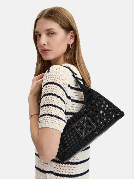 Calvin Klein Rankinė Calvin Klein Emblem Mesh Shoulder Bag LV04F3381G Juoda