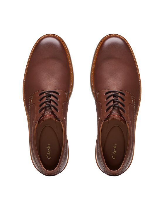 Clarks Туфлі Clarks Atticus LTLace 26172070 Коричневий