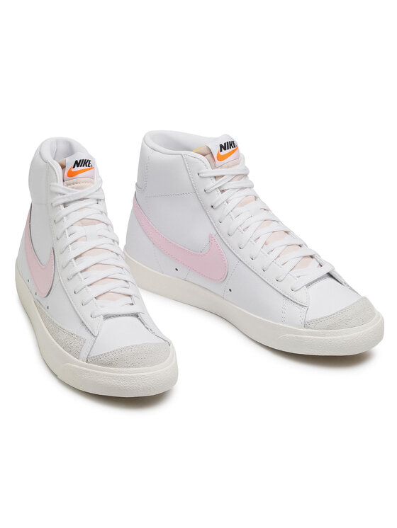 Nike Sneakersy Nike Blazer Mid '77 Vntg BQ6806 108 Biela