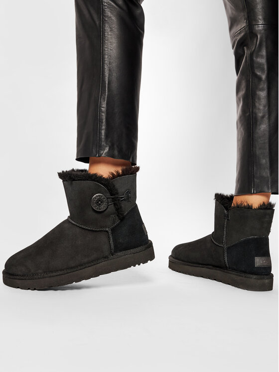 Ugg Снігоходи Ugg W Mini Bailey Button II 1016422 Чорний