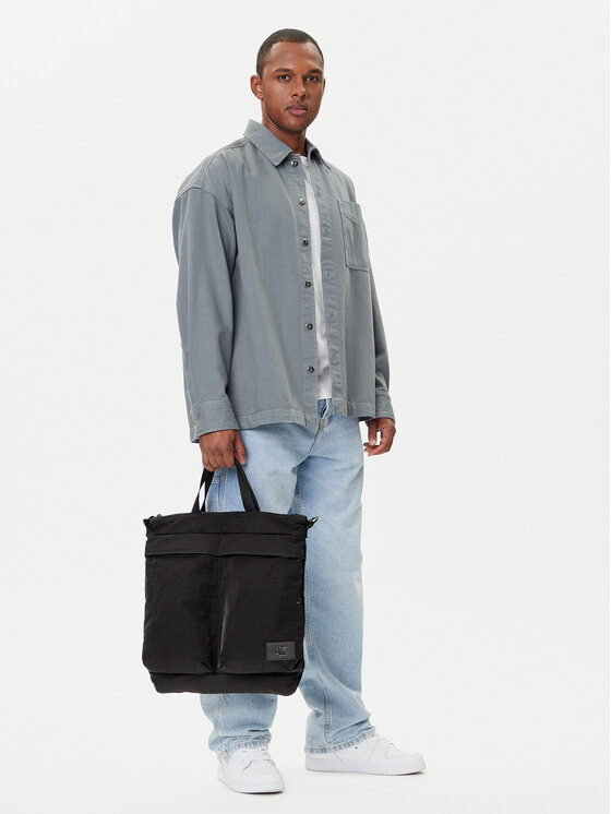 Calvin Klein Jeans Portatīvā datora soma Calvin Klein Jeans Metro Nylon Helmet Bag LV04G3130G Melns