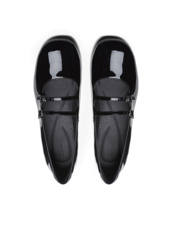 Clarks Туфлі Clarks Daiss 30 Shine 26174712 Чорний