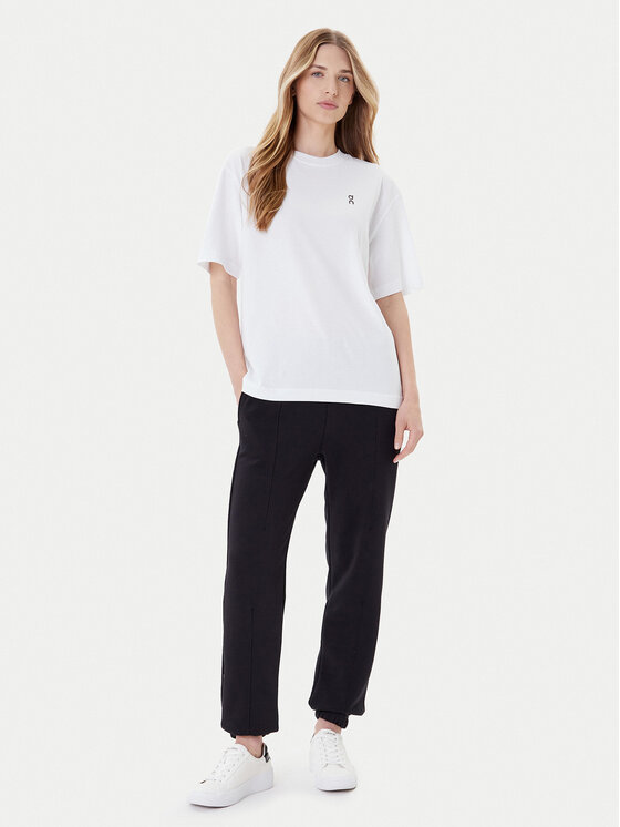 On On Camiseta Club-T 1WE1006 Blanco Relaxed Fit
