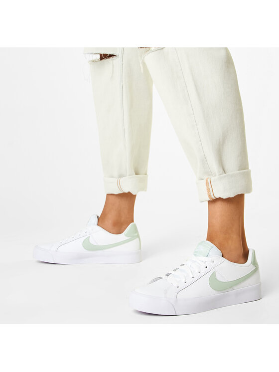 Nike Сникърси Nike Court Royale Ac AO2810 111 Бял