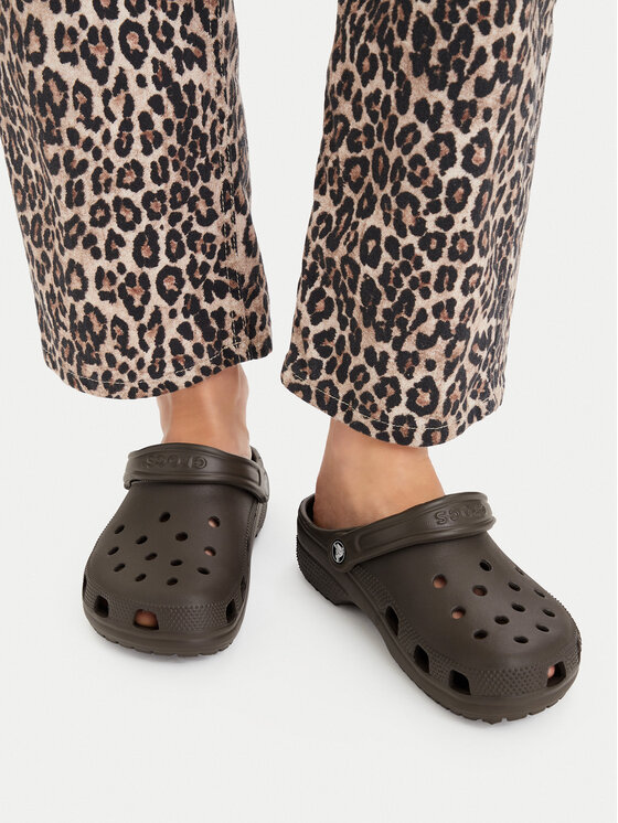 Crocs Şlapi Crocs Classic 10001 Maro închis