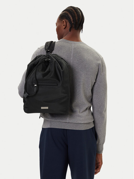 Calvin Klein Mochila Calvin Klein Sleek Drawstring Sling LV04D3145G Negro