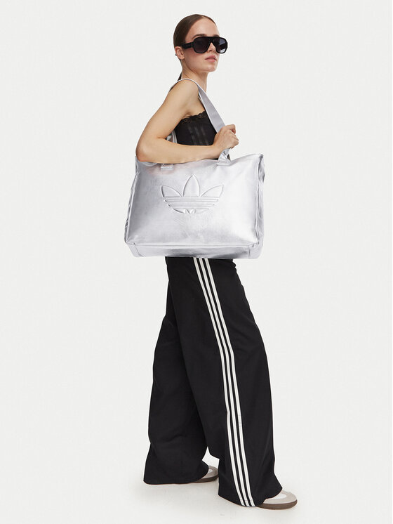 adidas Kabelka adidas Shopper Metallic Pu Bag KR1566 Strieborná