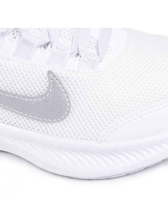 Nike Skriešanas apavi Nike Runallday 2 CD0224 100 Balts