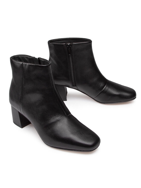 Clarks Īsie zābaki Clarks Sheer Flora 2 261551124 Melns