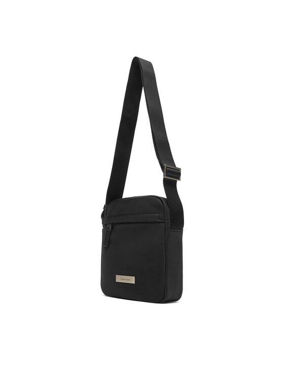 Calvin Klein Мъжка чантичка Calvin Klein Sleek Reporter LV04D3180G Черен