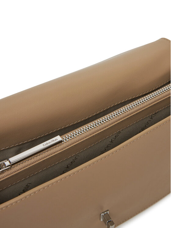 Calvin Klein Kabelka Calvin Klein Ck Elongated Shoulder Bag K60K612807 Béžová