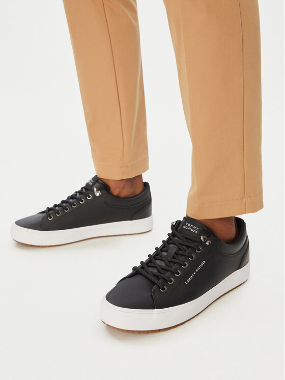 Tommy Hilfiger Sneakersy Tommy Hilfiger Harlem Lth Vulc Cleat Winter FM0FM05950 Czarny
