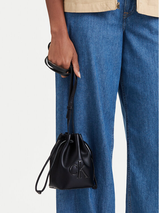 Calvin Klein Rankinė Calvin Klein Bold Ck Mini Bucket Crossbody LV04F3870G Juoda