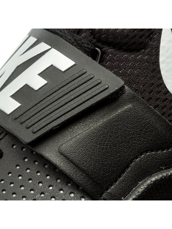 Nike Încălțăminte pentru baschet Nike Team Hustle D 8 (GS) 881941 001 Negru