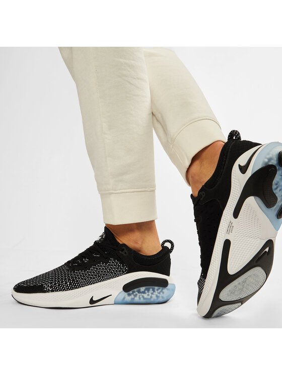 Nike Běžecké boty Nike Joyride Run Fk AQ2731 001 Černá