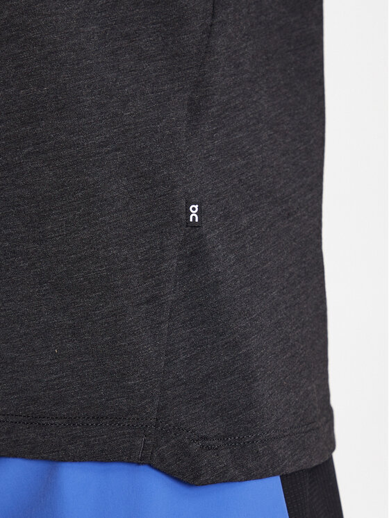On On Camiseta Active-T M 12200139 Negro Athletic Fit