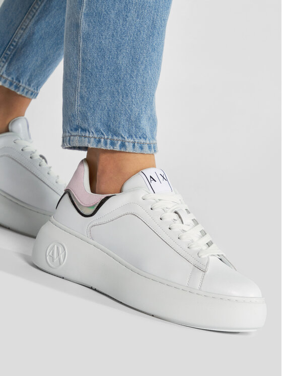 Armani Exchange Laisvalaikio batai Armani Exchange XDX108 XV635 00152 Balta