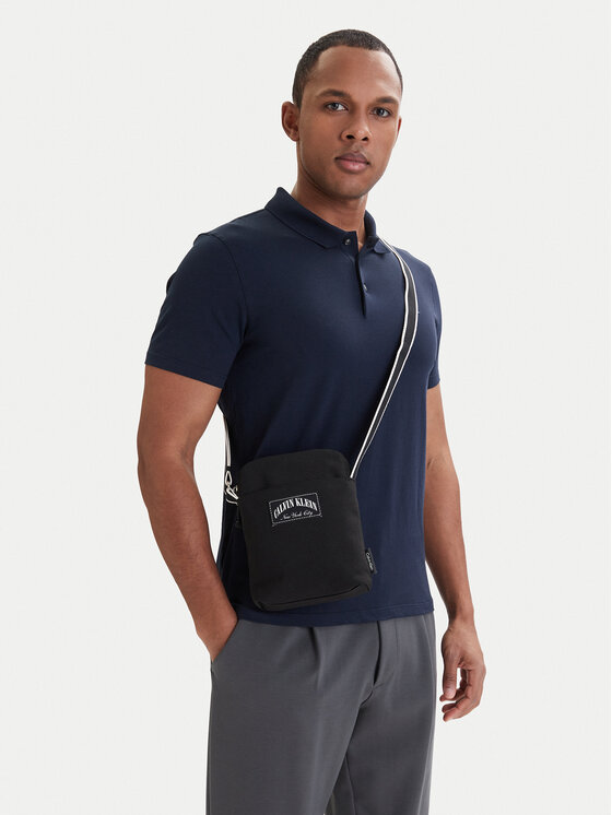 Calvin Klein Geantă crossover Calvin Klein Graphic Capsule Reporter LV04D3346G Negru